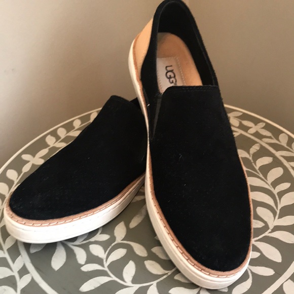 UGG Shoes - Ugg Suede Adley Sip On Sneakers sz 7